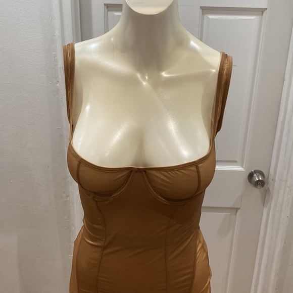 RARE SKIMS Glissenette Corset Mini Dress NWT Chai Bodycon Gold Medium Left ONLY - Picture 3 of 11